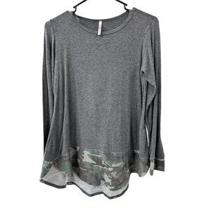 🌸3/$15🌸Gray Hi-low Long Sleeve Tee with Green Cammo Cuffs and Bottom